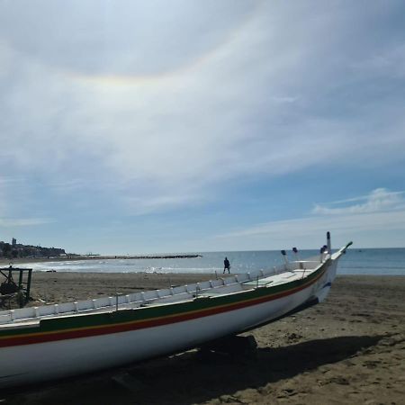 Apartamento Cerca De La Playa Apartment Malaga Bagian luar foto